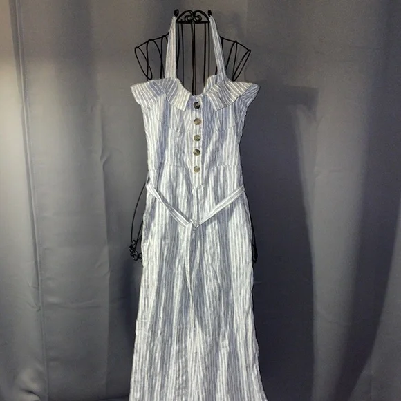 NWOT. American Eagle Jumpsuit size 4. - Picture 1 of 7